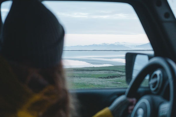 How to Use Essential Oils in Your Car – A Simple Ritual Guide