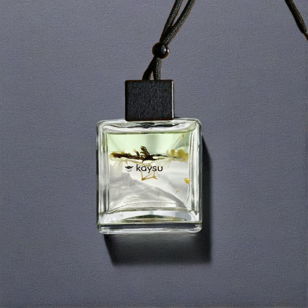 Clear pendant with 'kaysu' branding on a dark gray background
